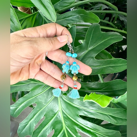 Jewelry - Howlite & Hematite earrings